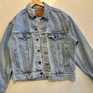 Levi Denim Trucker Jacket Small